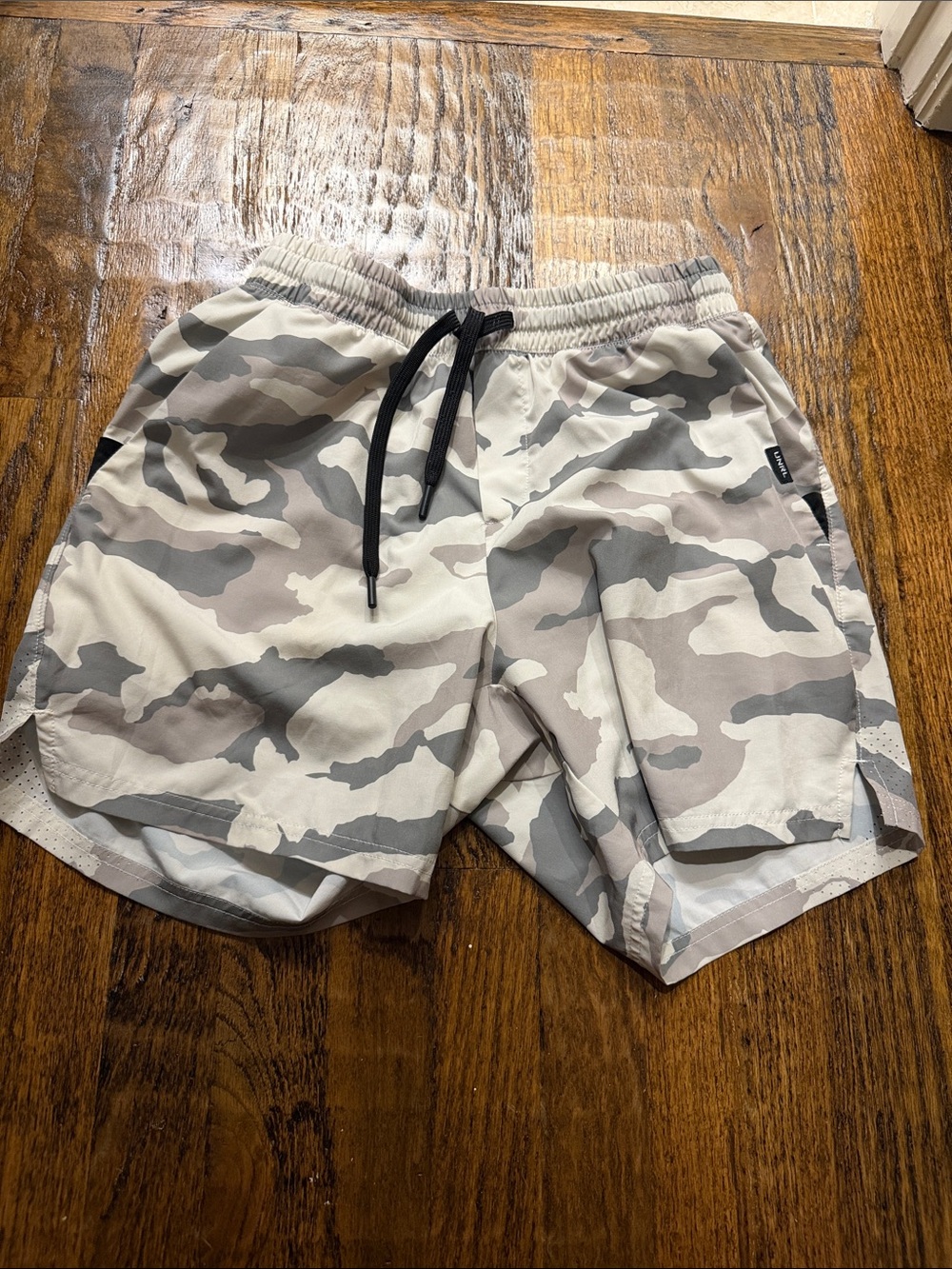 Men's Athletic Camo Performance Shorts - Gray & Tan
